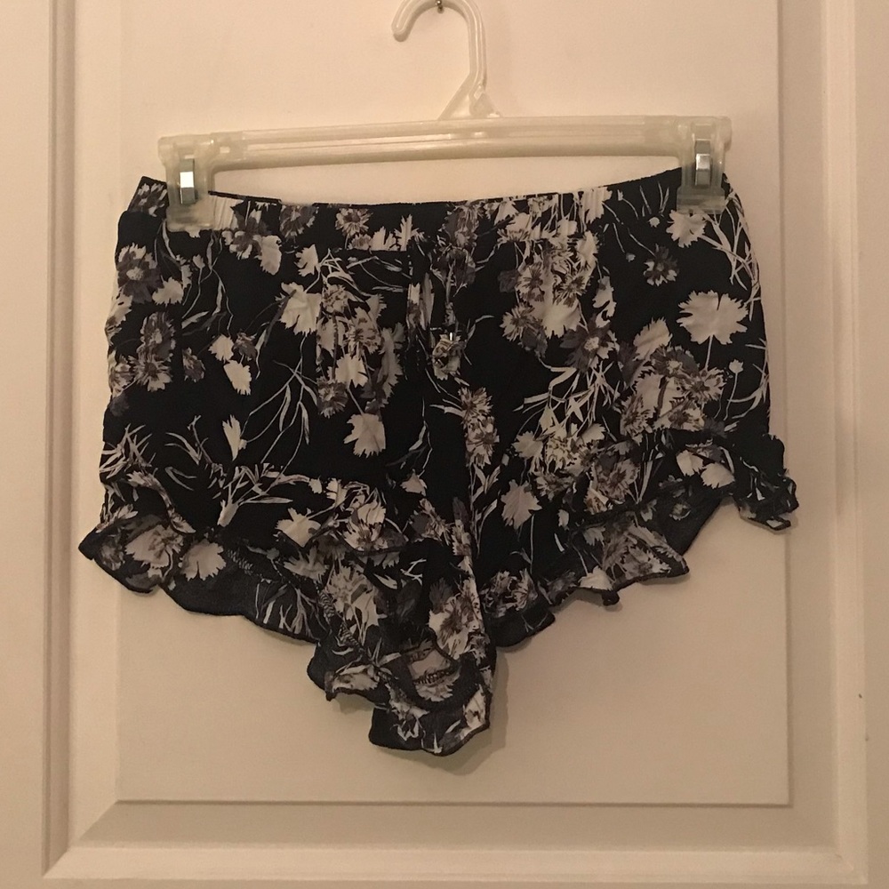 Floral Anamá short shorts size medium
